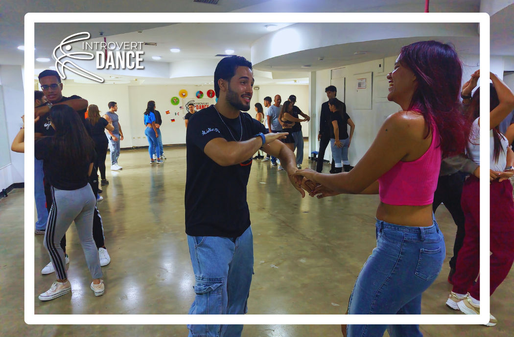 como sacar a bailar a una mujer en una discoteca, como sacar a bailar a una mujer en un baile.